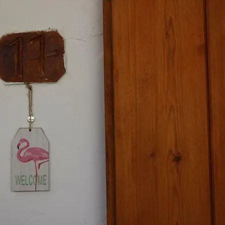 Flamingos In The Desert Віллазімьюс